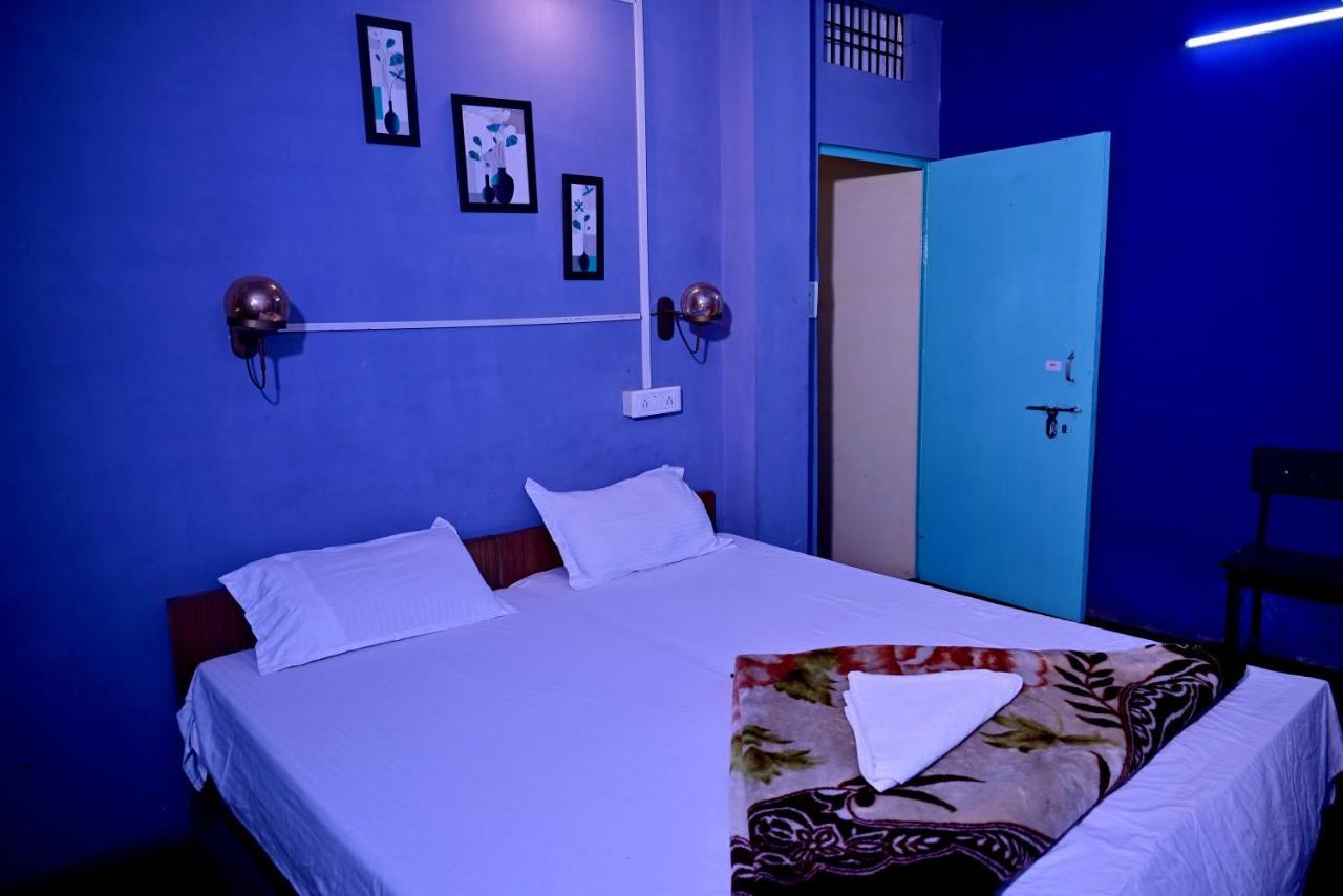Banaras Rest House Varanasi Bagian luar foto