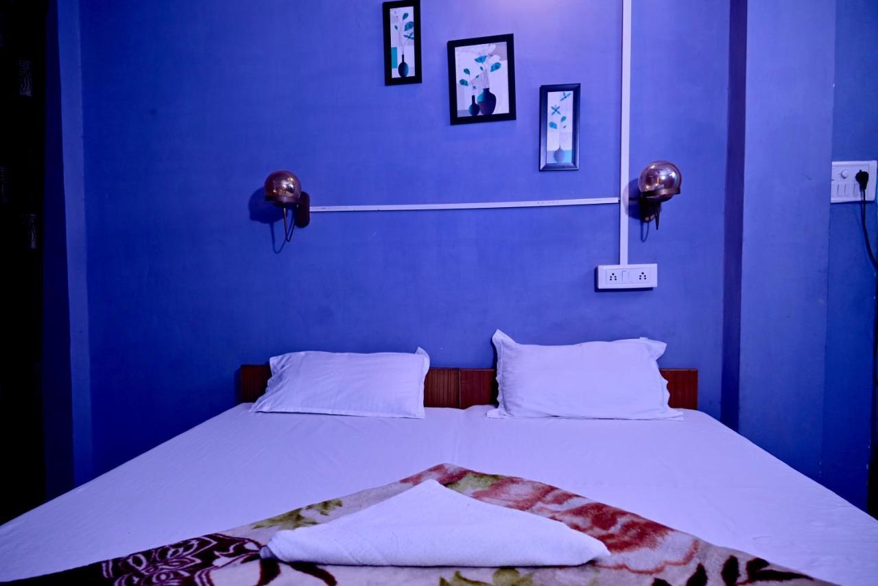 Banaras Rest House Varanasi Bagian luar foto